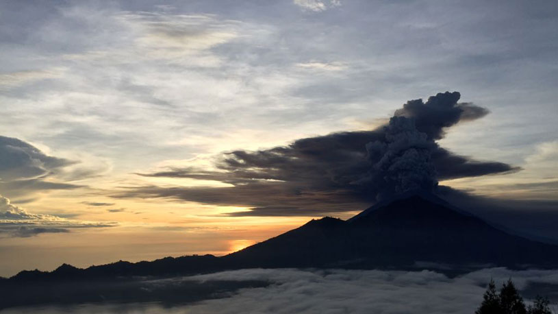 Can you see Mount Agung from Mount Batur Bali
