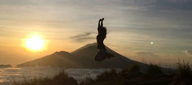 How long does it take to walk up Mount Batur