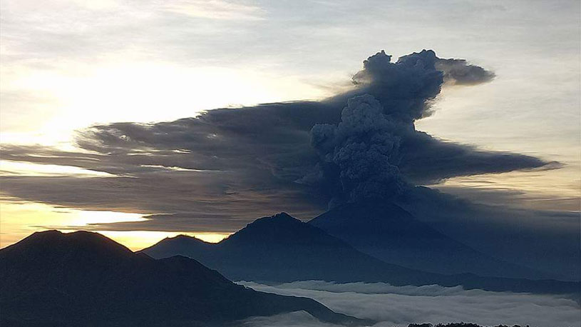 Mount Agung still in phase of eruption but Bali is safe
