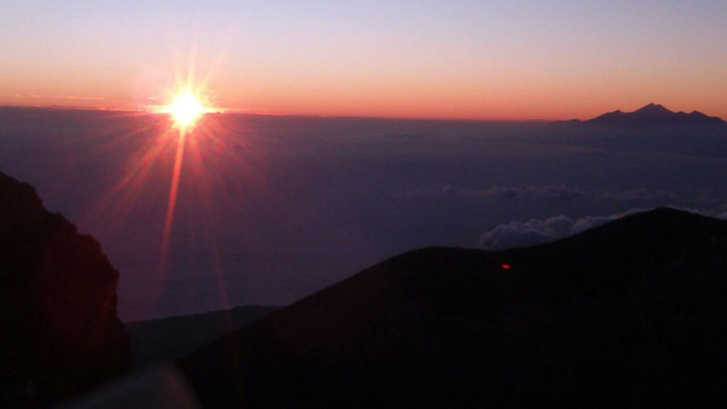 5 Differences Between Climbing Mount Batur and Mount Agung You Should Know